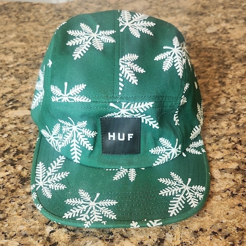 HUF‎ Forest Green Cap with White Leaf Design
